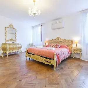 Ca Virgilio , Venecia Italia